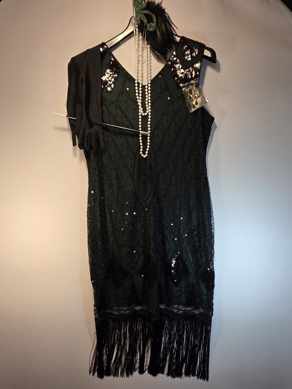 Vintage-Inspired Black/dark green Beaded Fringe Dress with Pearl Necklace